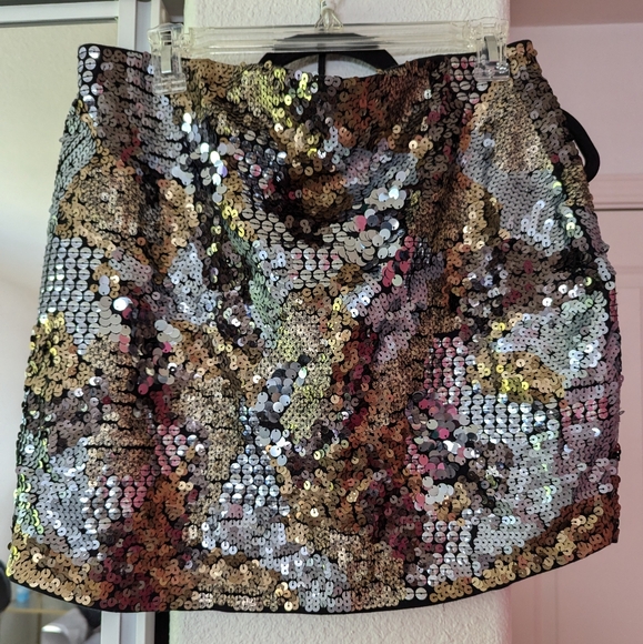 Express sequin mini skirt - Picture 2 of 3